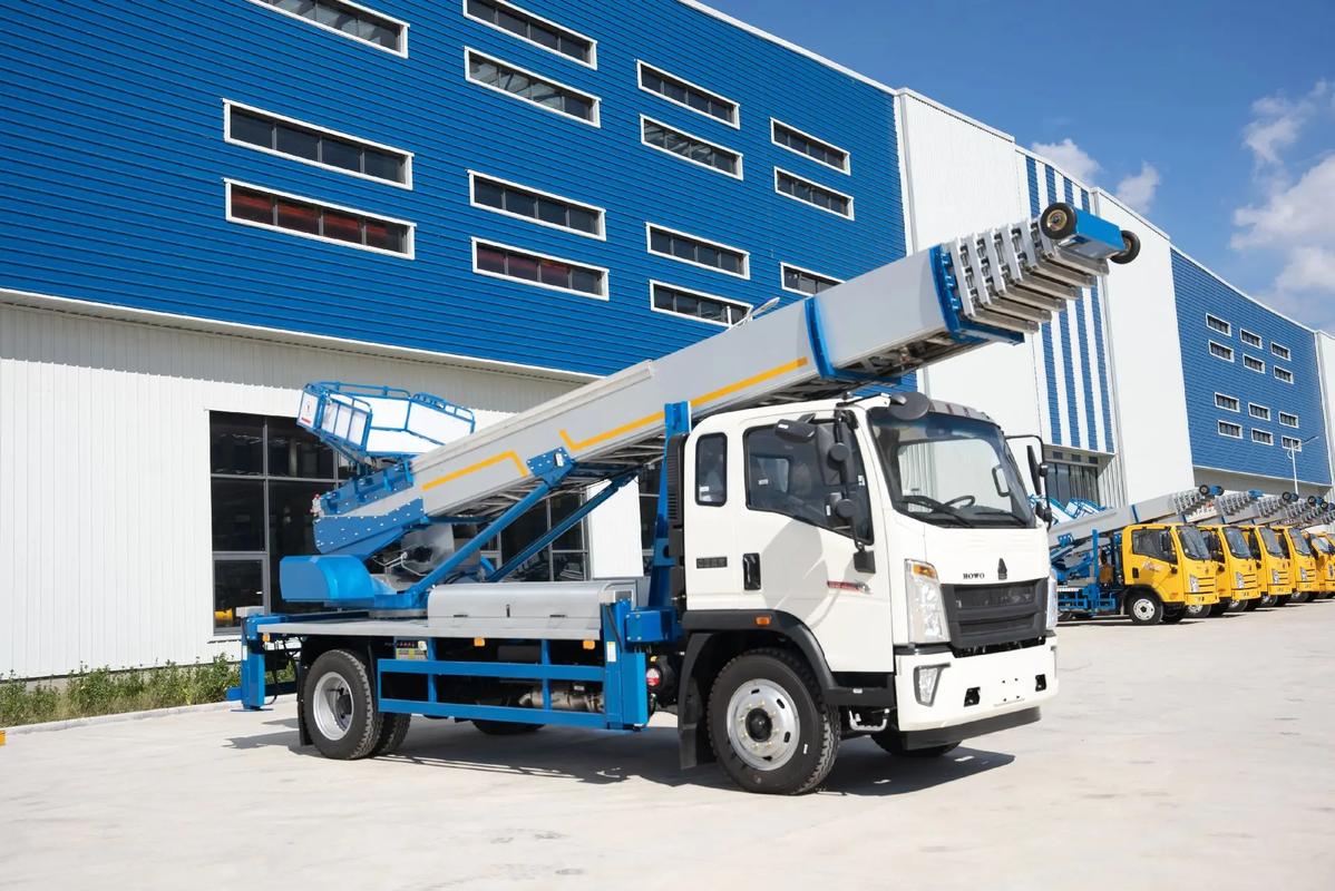 淄博淄川出租云梯车高空作业车 建筑垃圾搬运